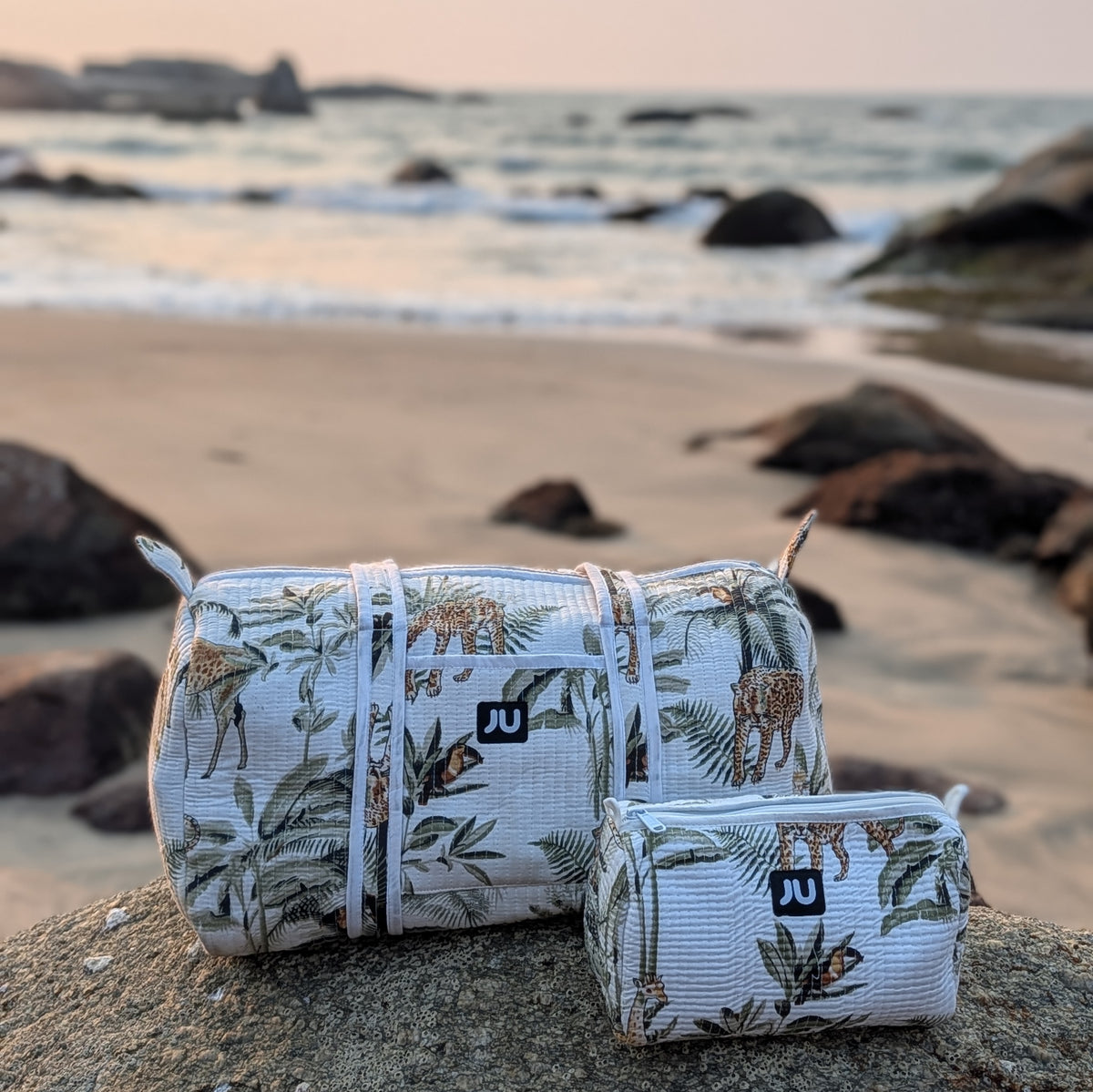 Weekender White Jungle