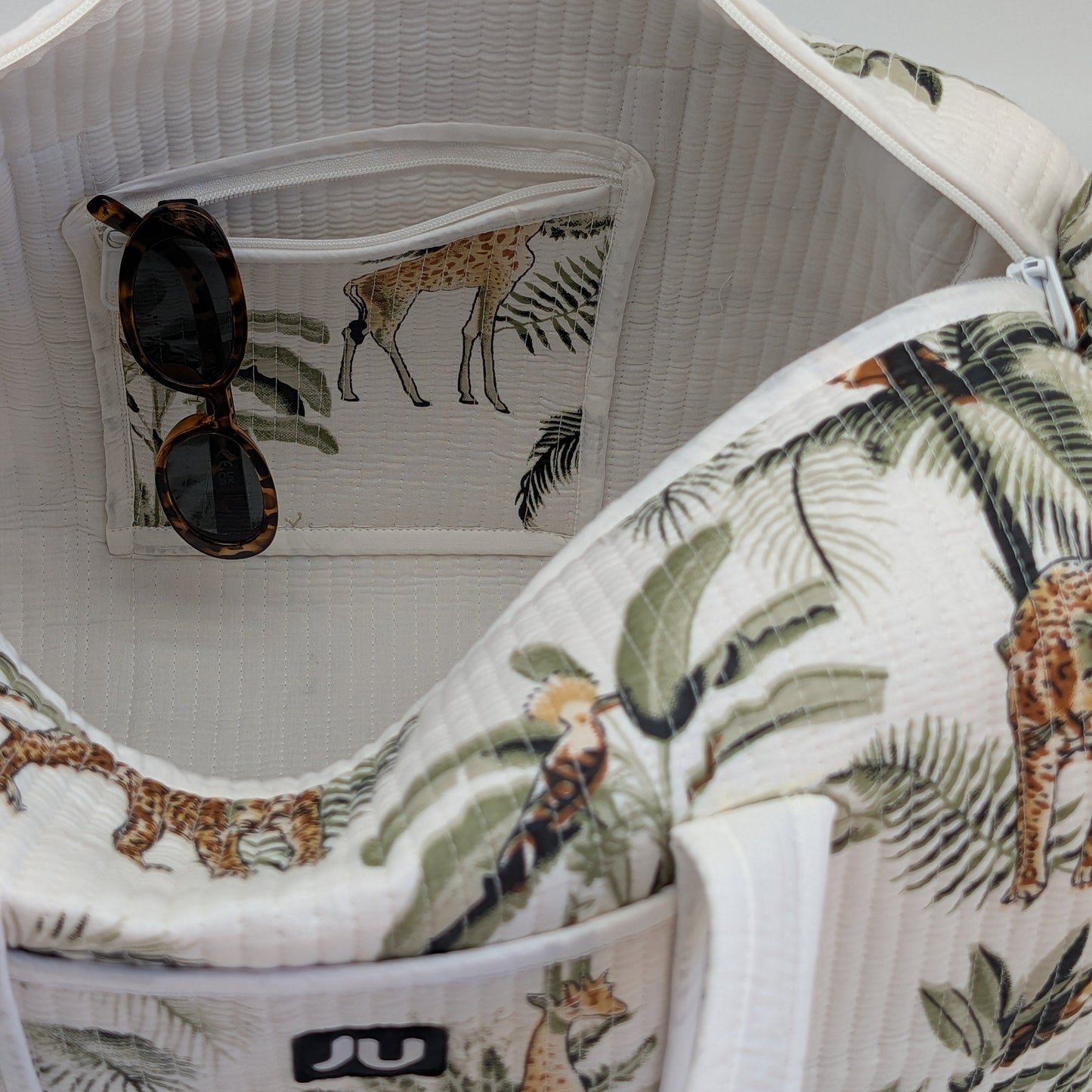 Weekender White Jungle